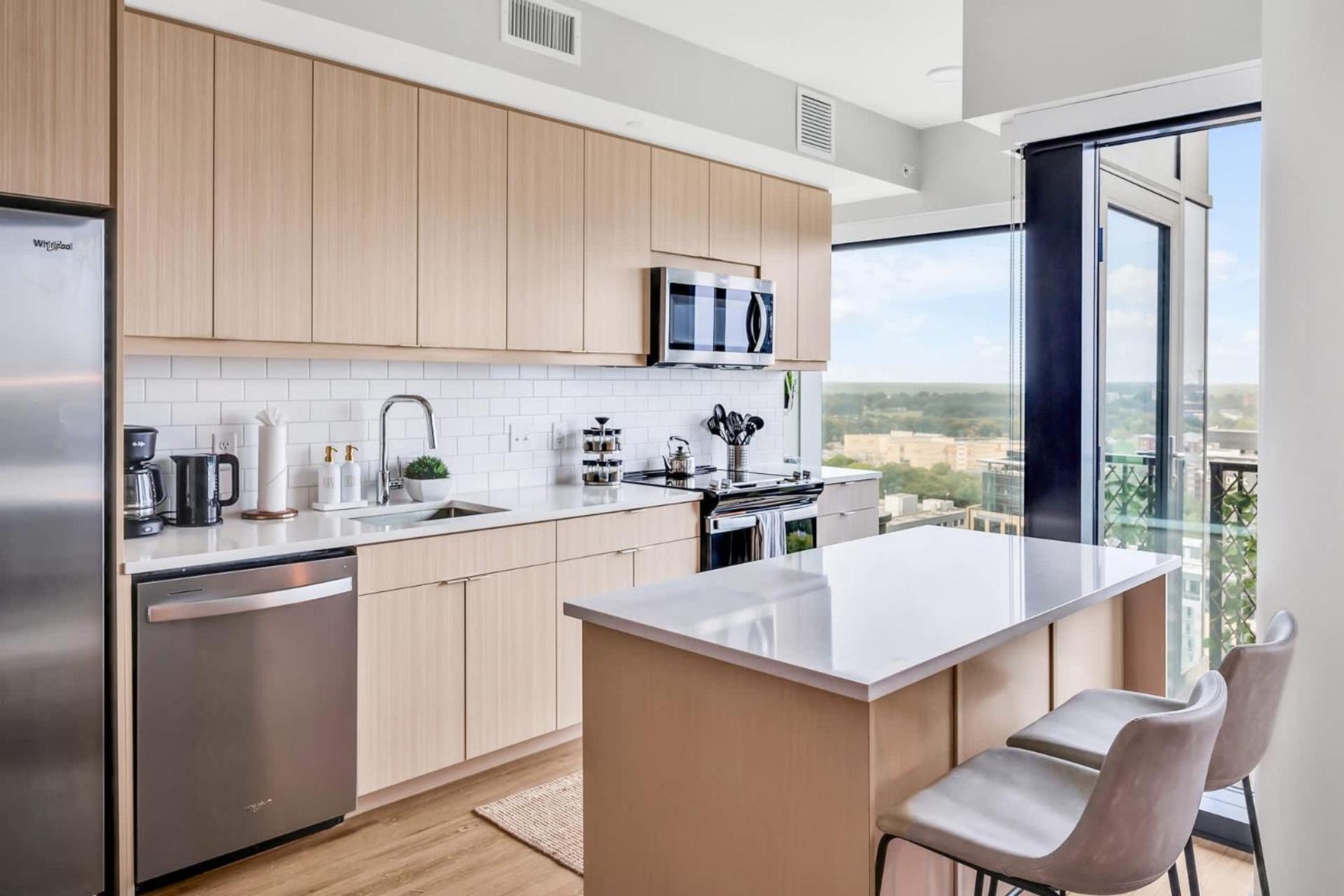 High-Rise Apt Raleigh Free Parking & Sunset View 1 Ngoại thất bức ảnh